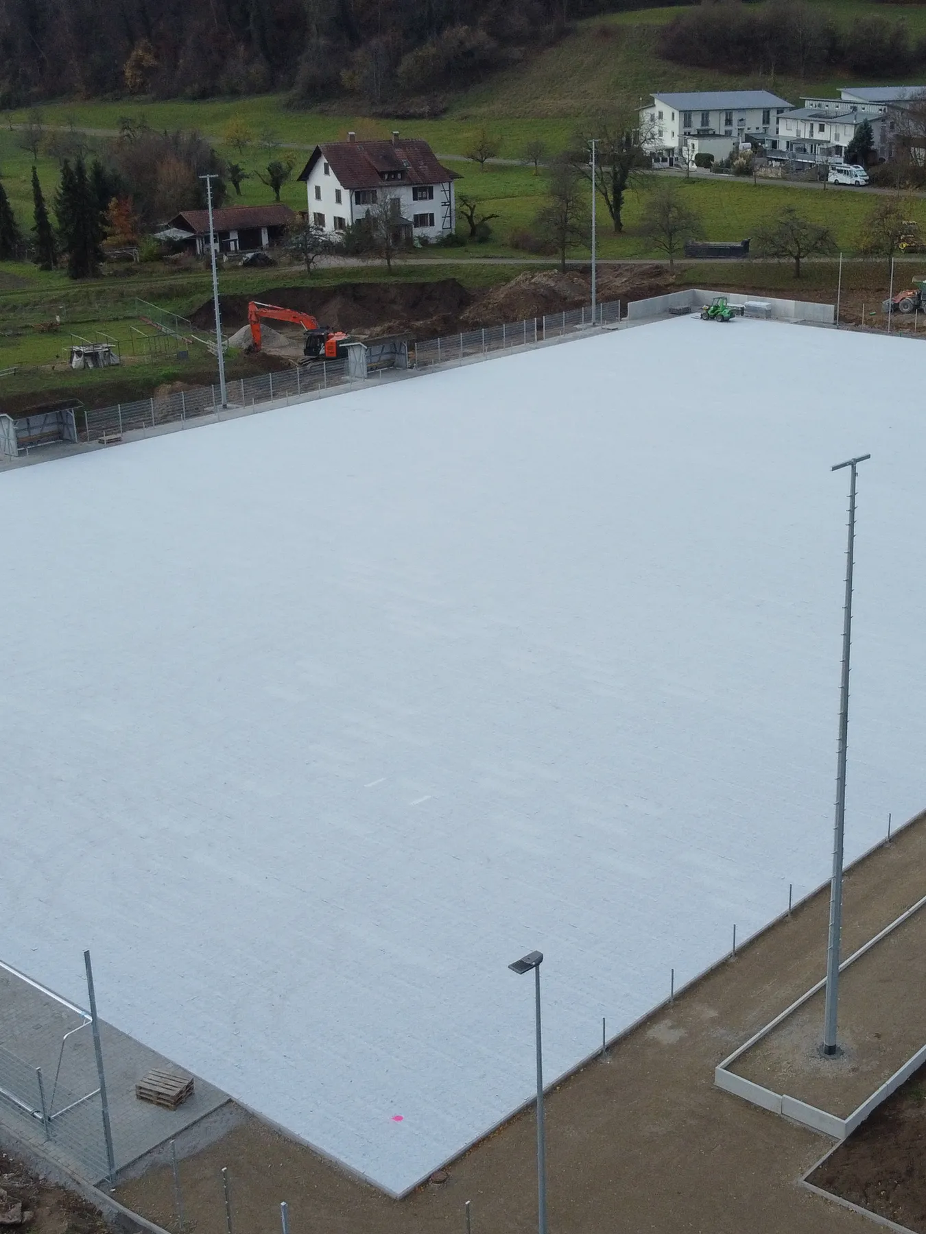 Luftaufnahme des Kunstrasen-Neubaus beim VfR Horheim-Schwerzen, Drohnenaufnahme von aLx-design