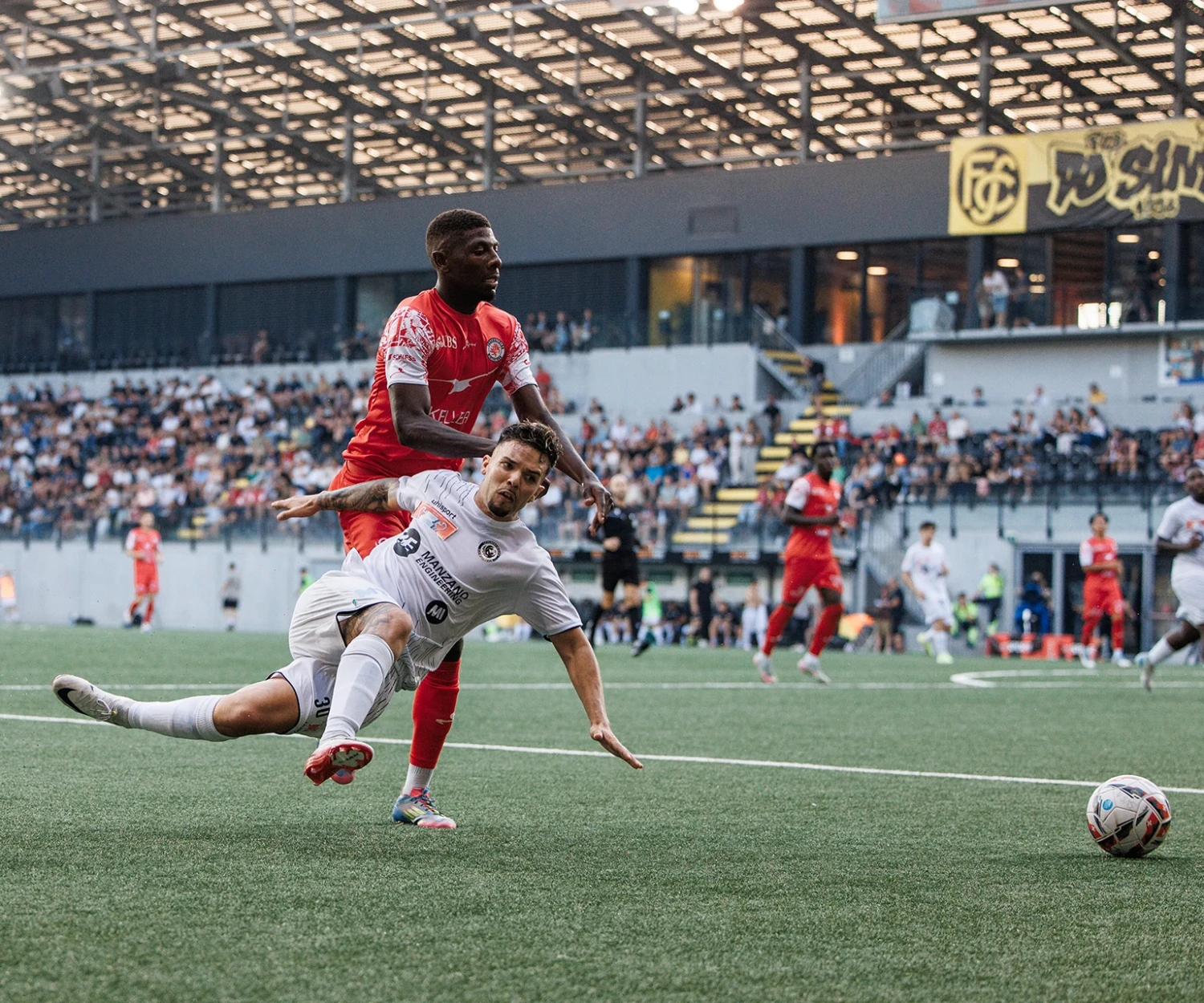 Mathias Rodríguez gewinnt Laufduell, Abehraktion, Körpereinsatz gegen FC Winterthur